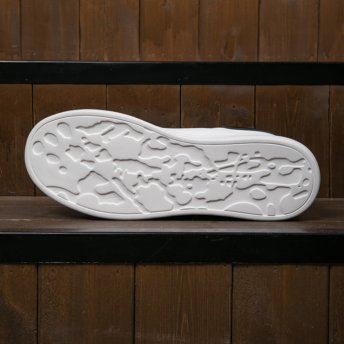 Białe Damskie Sneakersy – Stylowe i Wygodne