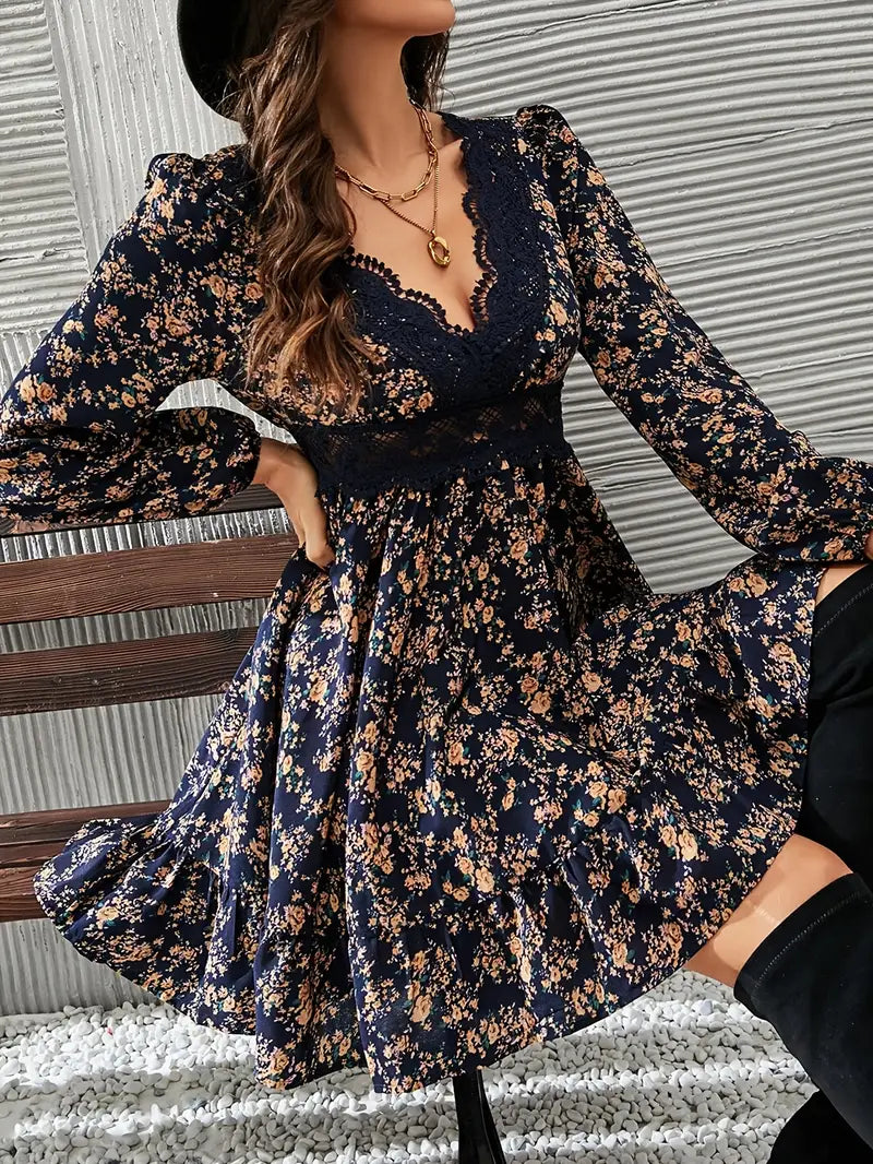 Kwiecień Outlet | Kwietna Sukienka Boho z Głębokim Dekoltem V – Kobieca i Elegancka