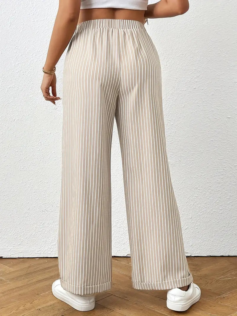 Mode Outlet | Stylowe Spodnie w Paski z Szerokimi Nogawkami
