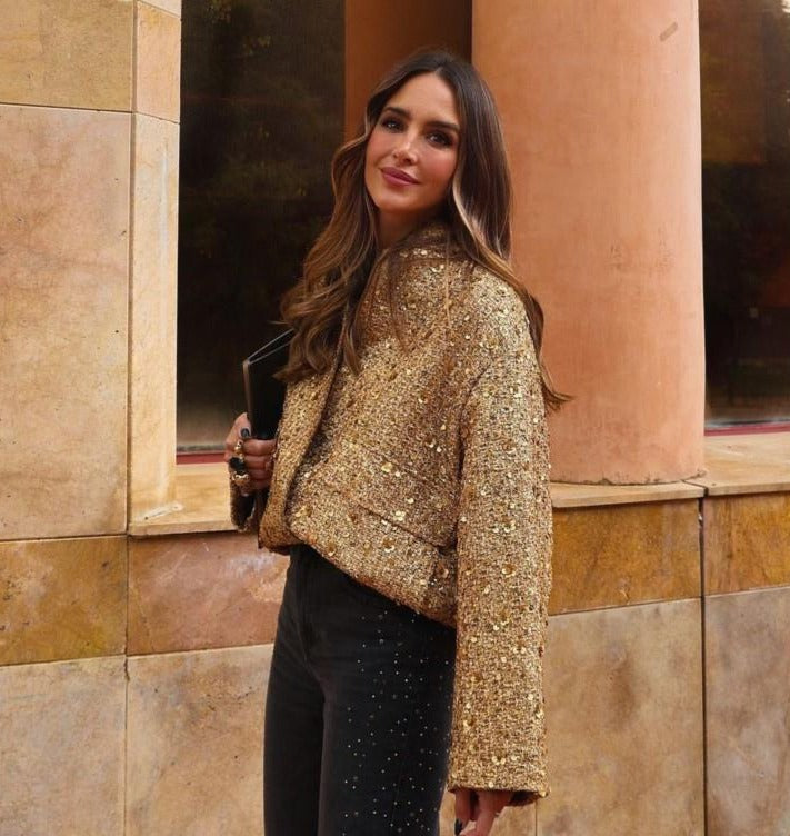 Mode Outlet | Elegancka Kurtka Janine ze Złotymi Błyszczykami – Stylowa i Wyrafinowana