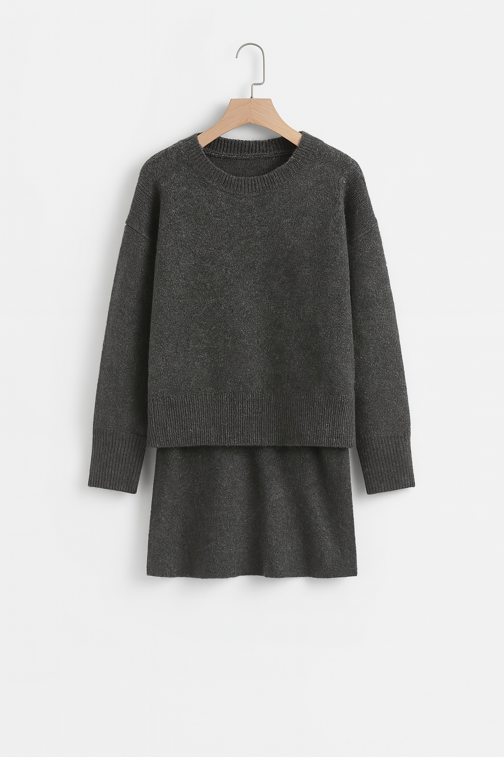 Elegancki damski komplet - sweter i spódniczka