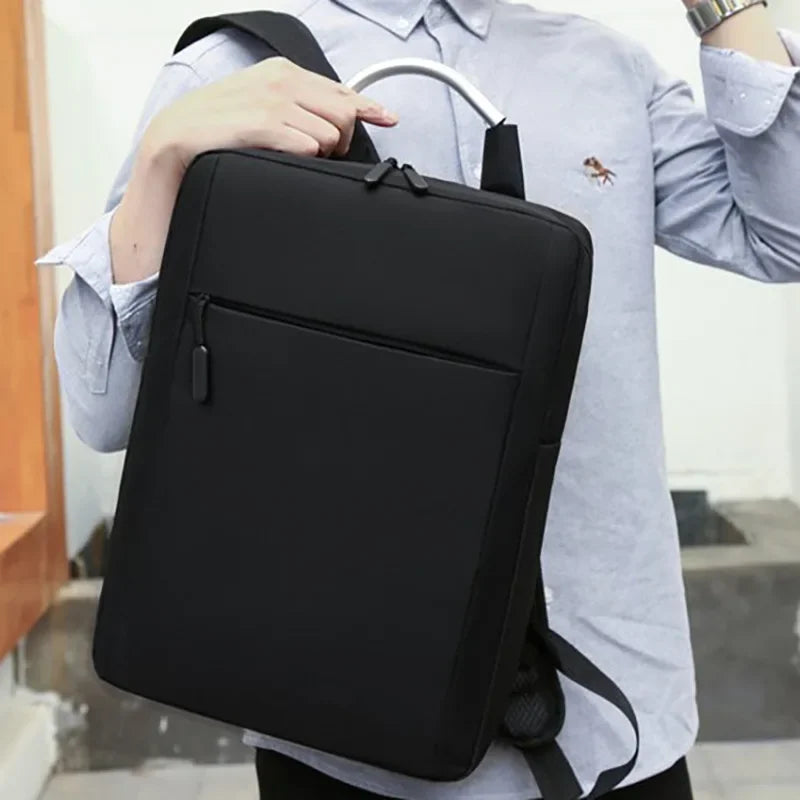 Wodoodporny plecak na laptopa dla mężczyzn – z przejściem USB i dużą ilością miejsca do przechowywania