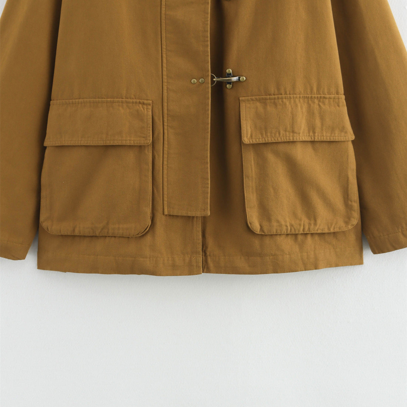 Damska Kurtka - "Barn Jacket" z Guzikami i Kieszeniami