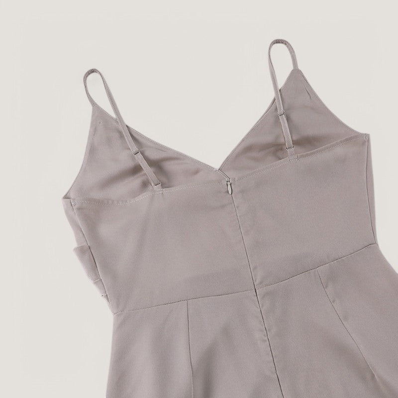 Długa sukienka Emma dla pań o eleganckim kroju na specjalne okazje