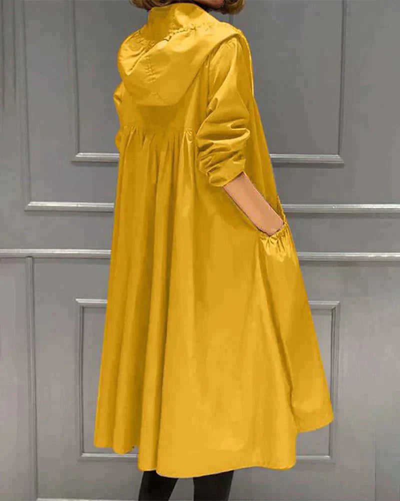 Damska kurtka wiatrówka – lekka ochrona w dobrym stylu