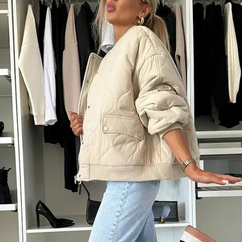 Pikowana damska kurtka bomberka z zatrzaskami